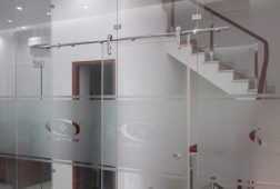  Cửa lùa kính cường lực đẹp tại HCm
