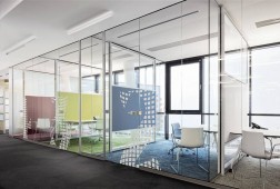 Vách ngăn nhôm kính và những lợi ích tuyệt vời