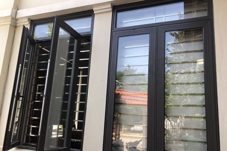 Giá của loại khung nhôm cửa kính 1m2 hiện nay