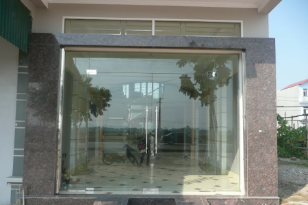 Sự vượt trội của cửa kính cường lực bản lề sàn.